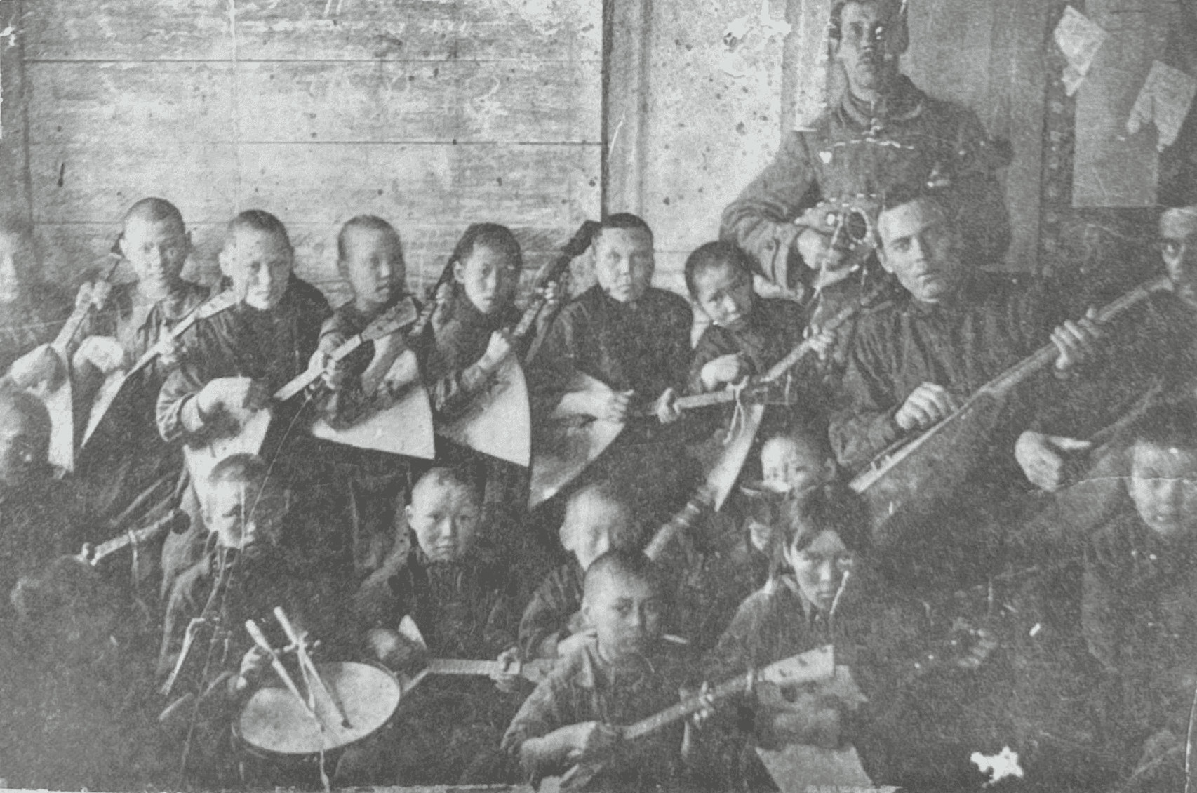 Иван Александрович Димов с учениками 1926 год